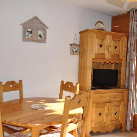Confortable Proche Du Domaine Skiable Linga, Balcon Sud Et Parking - Fr-1-693-47 Appartement